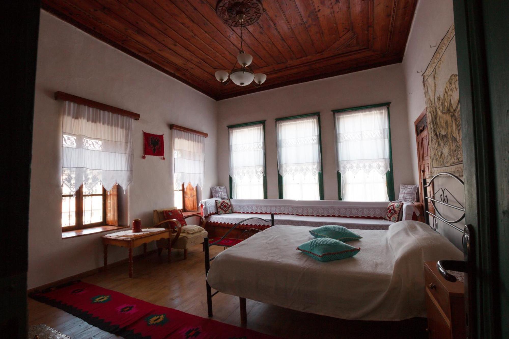 Guesthouse 1805 Gjirokastra Kültér fotó