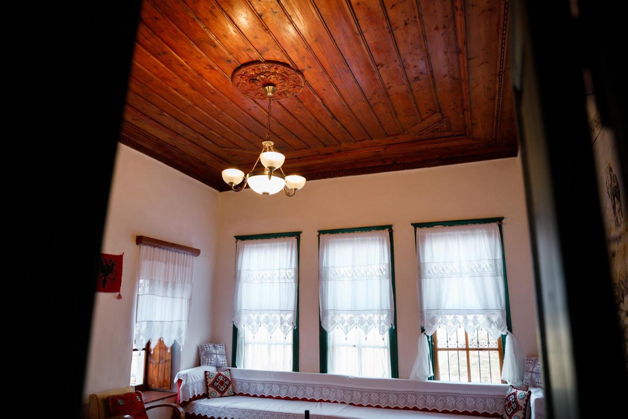 Guesthouse 1805 Gjirokastra Kültér fotó