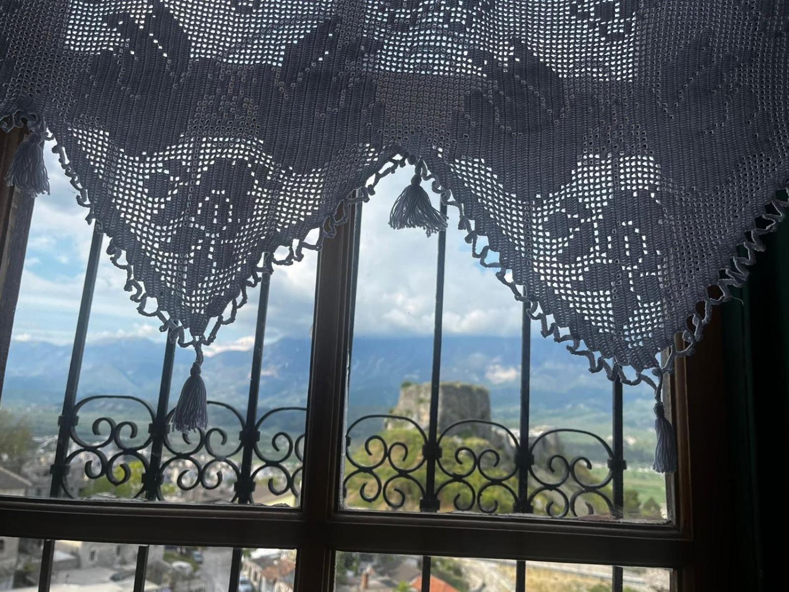 Guesthouse 1805 Gjirokastra Kültér fotó