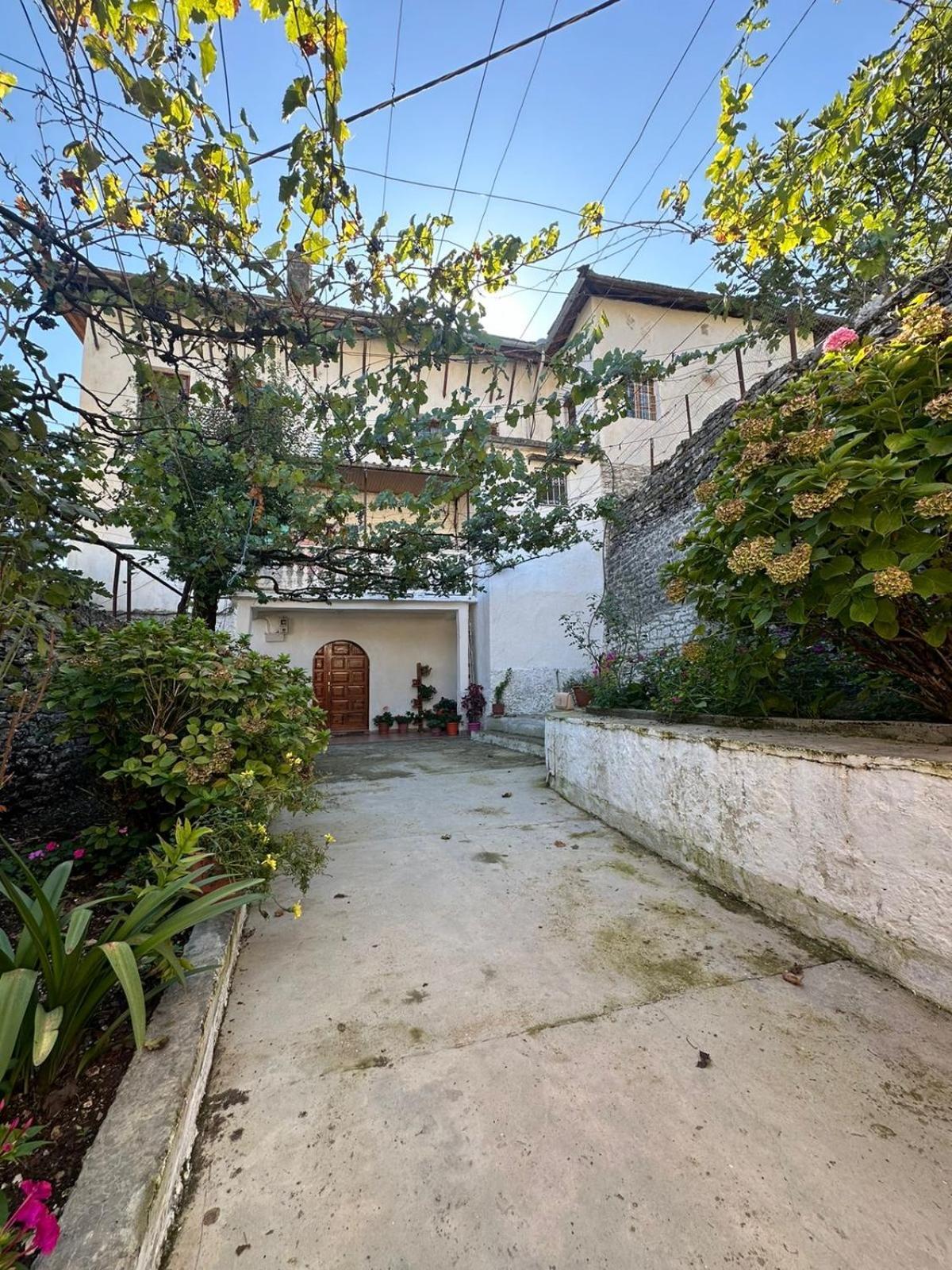 Guesthouse 1805 Gjirokastra Kültér fotó